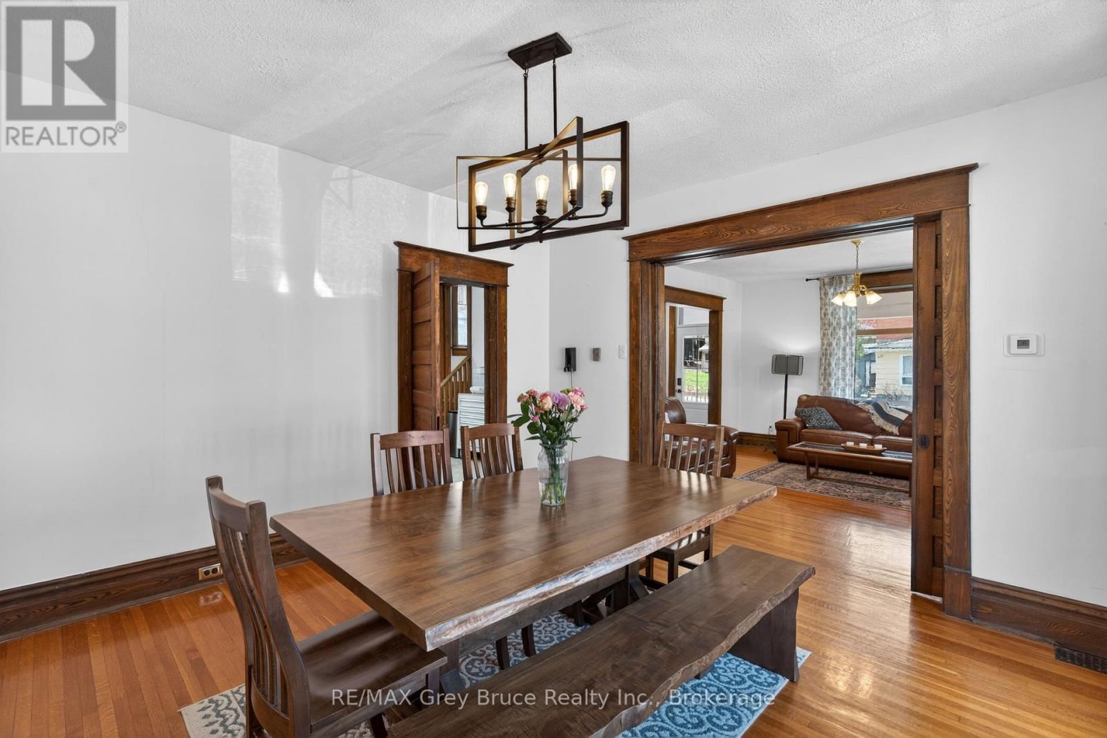 131 2ND AVENUE SOUTHWEST Image 12