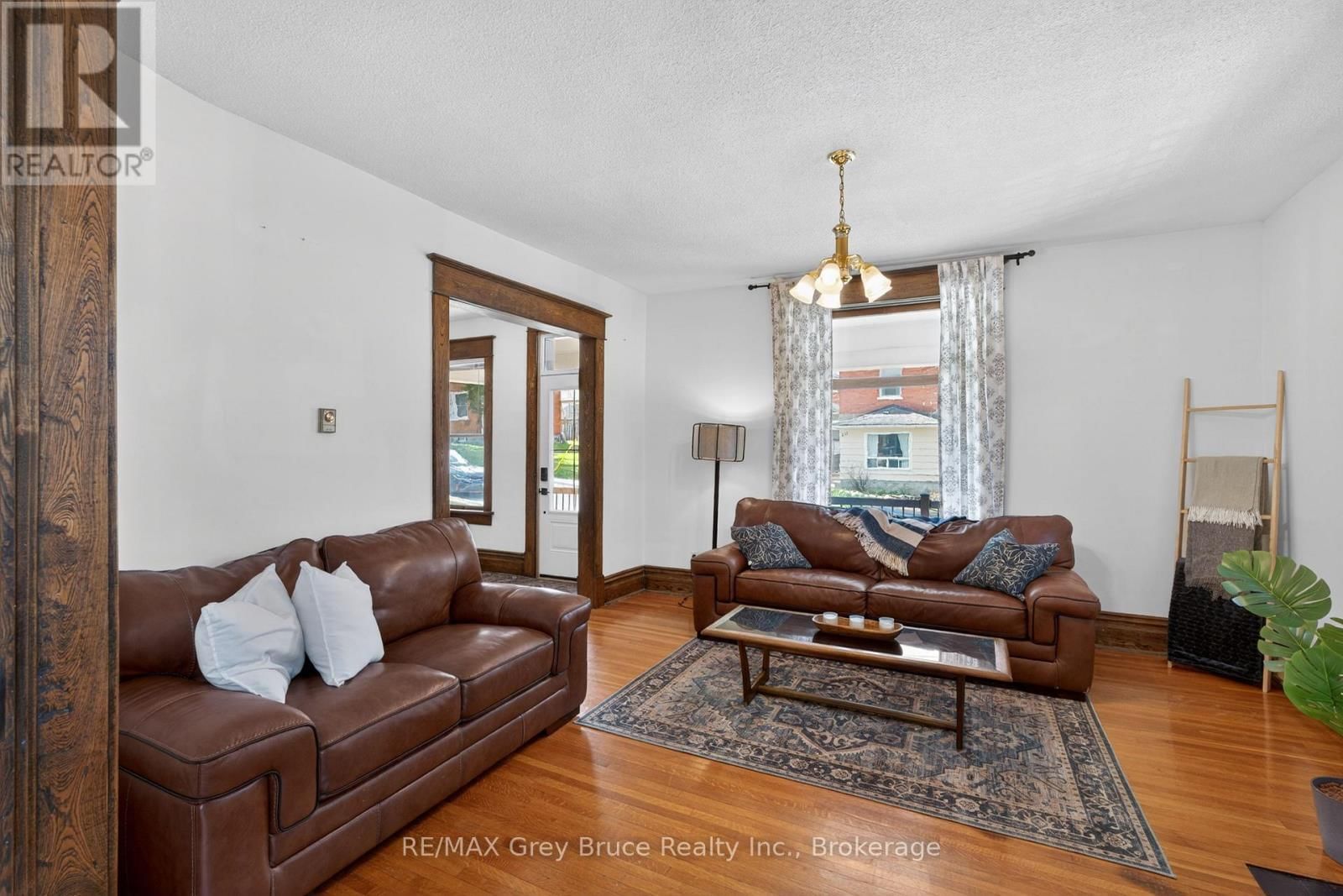 131 2ND AVENUE SOUTHWEST Image 14