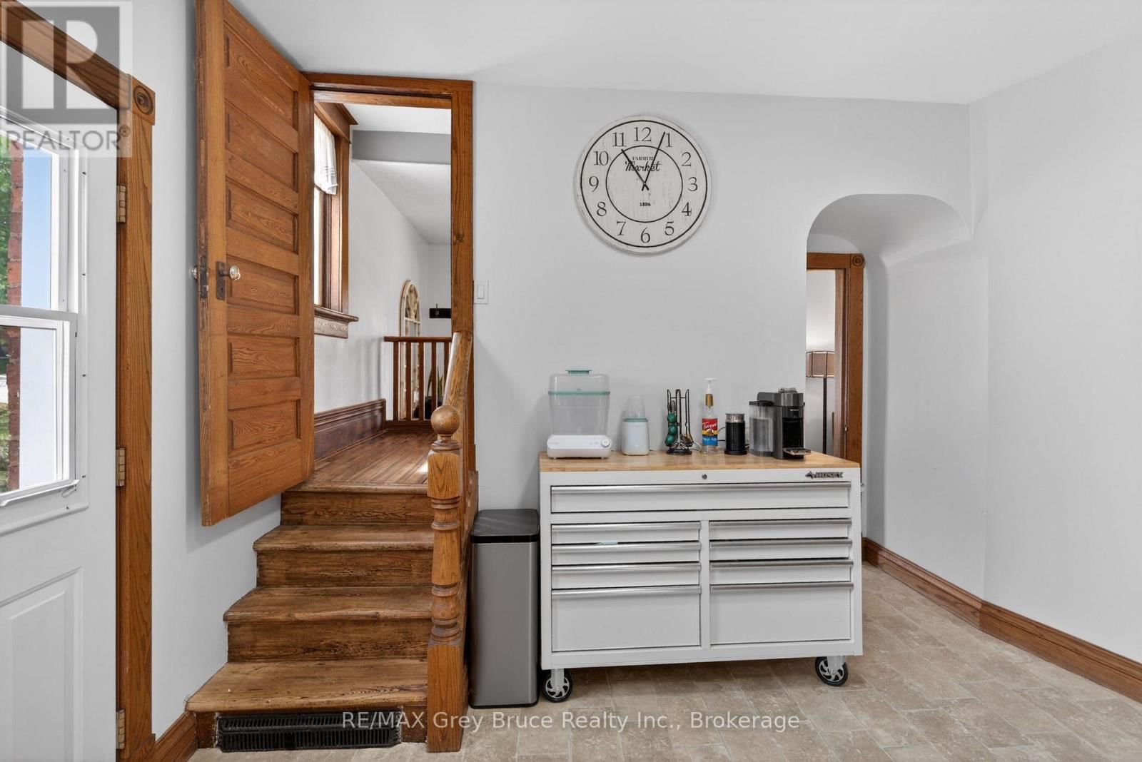 131 2ND AVENUE SOUTHWEST Image 15