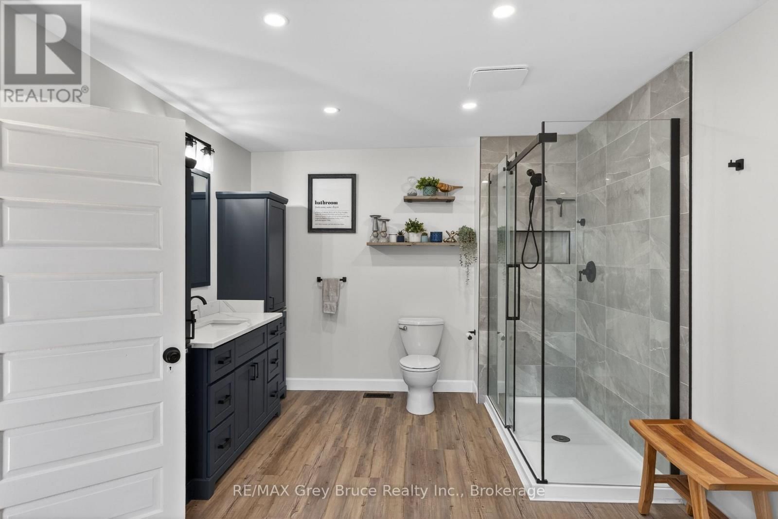 131 2ND AVENUE SOUTHWEST Image 28