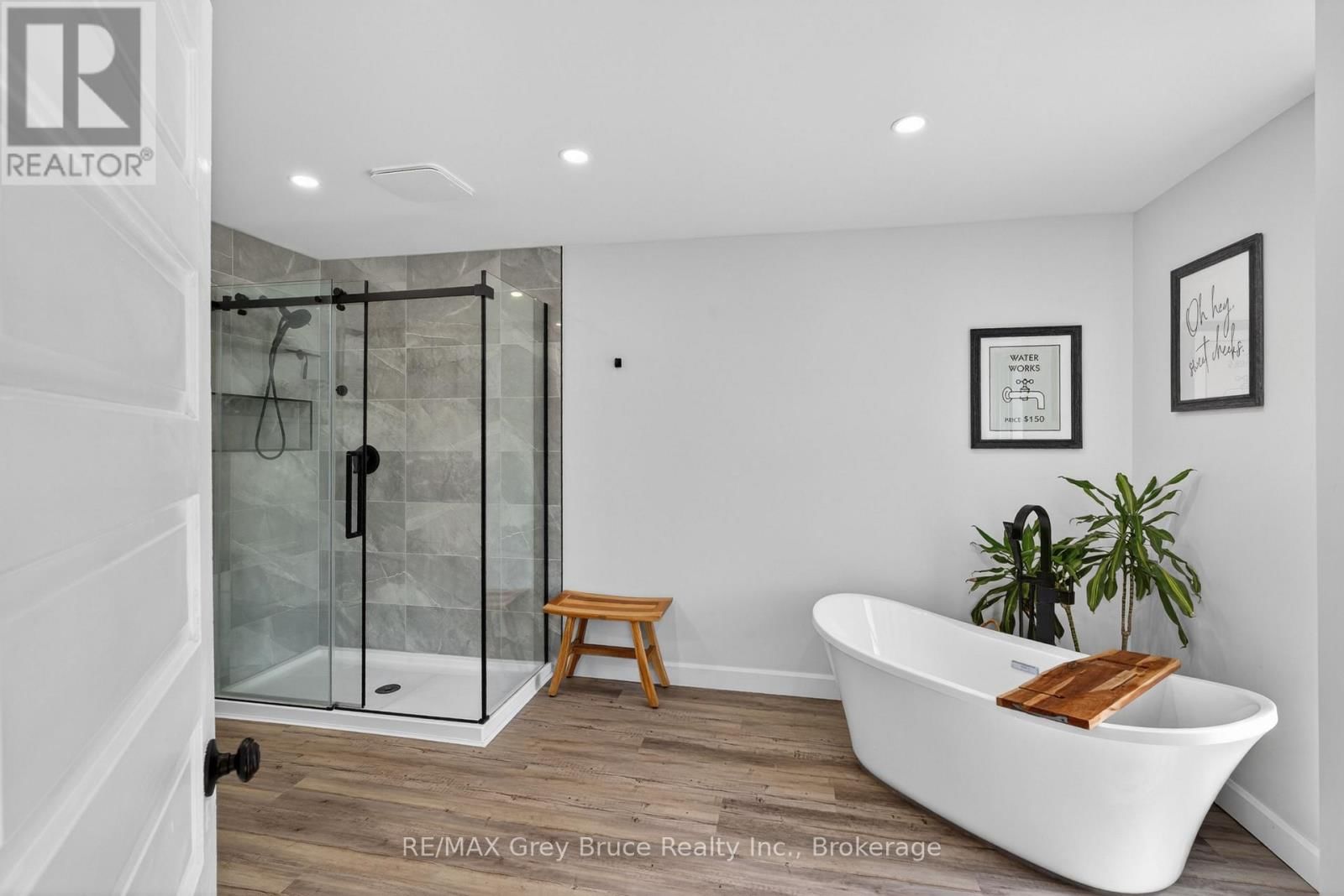 131 2ND AVENUE SOUTHWEST Image 30