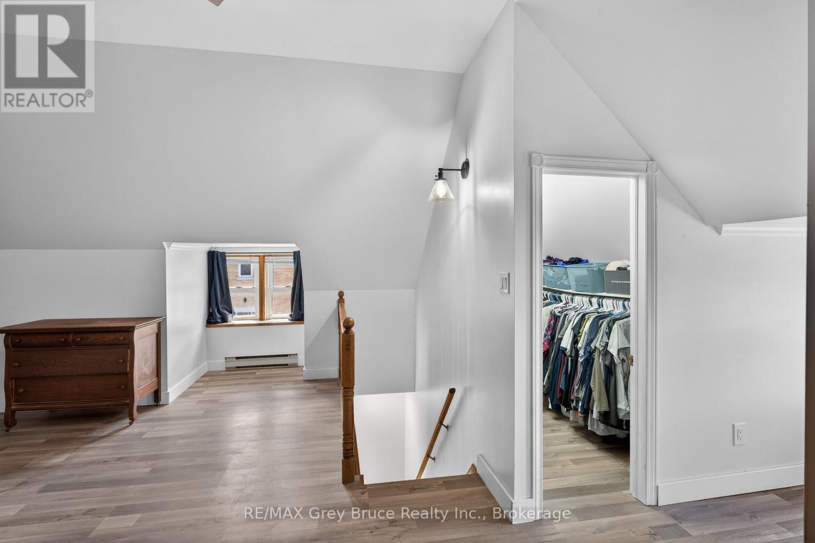 131 2ND AVENUE SOUTHWEST Image 36