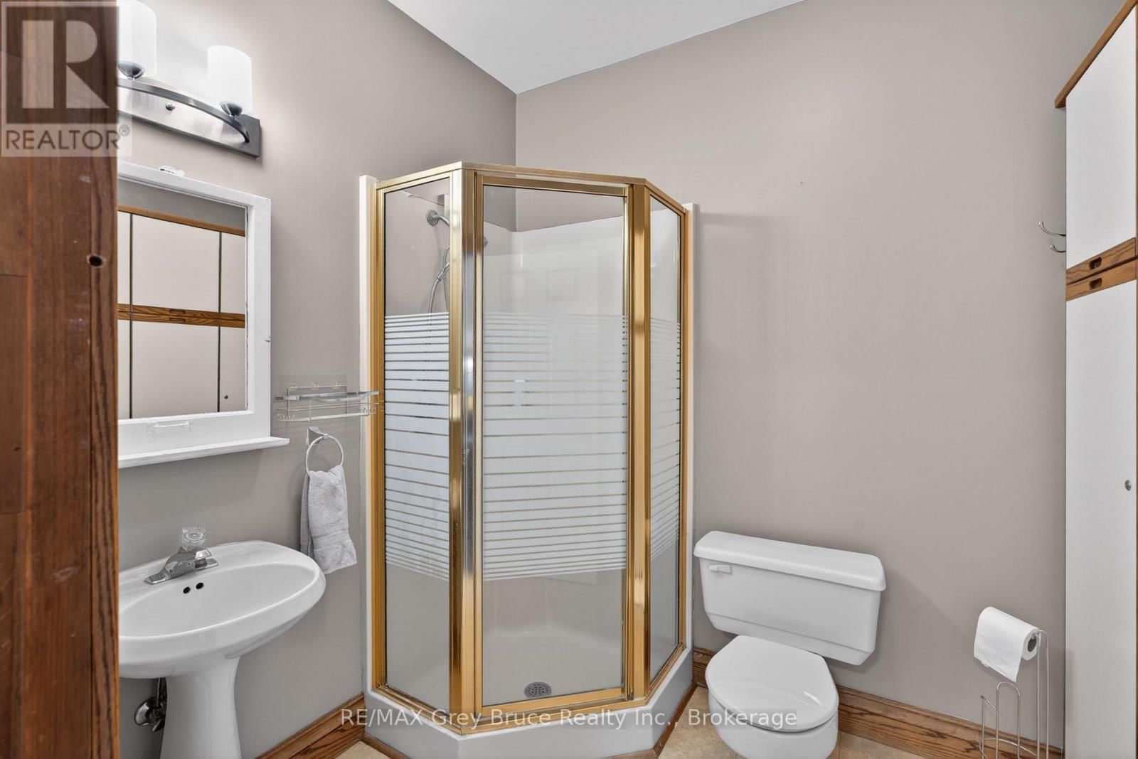 131 2ND AVENUE SOUTHWEST Image 37