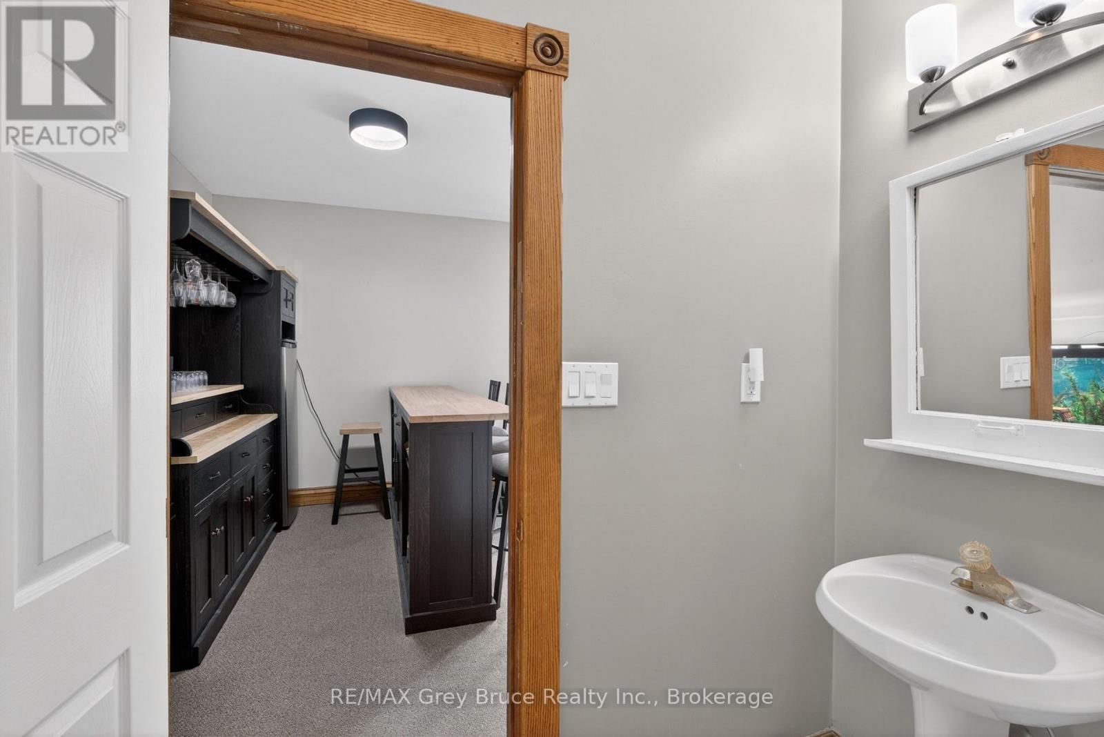 131 2ND AVENUE SOUTHWEST Image 38