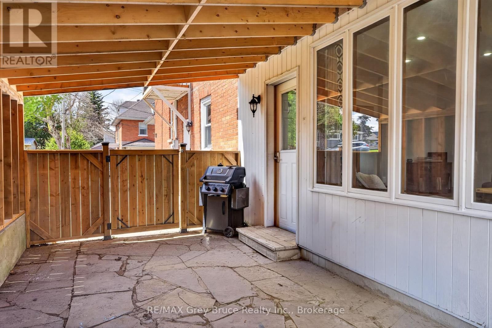 131 2ND AVENUE SOUTHWEST Image 45