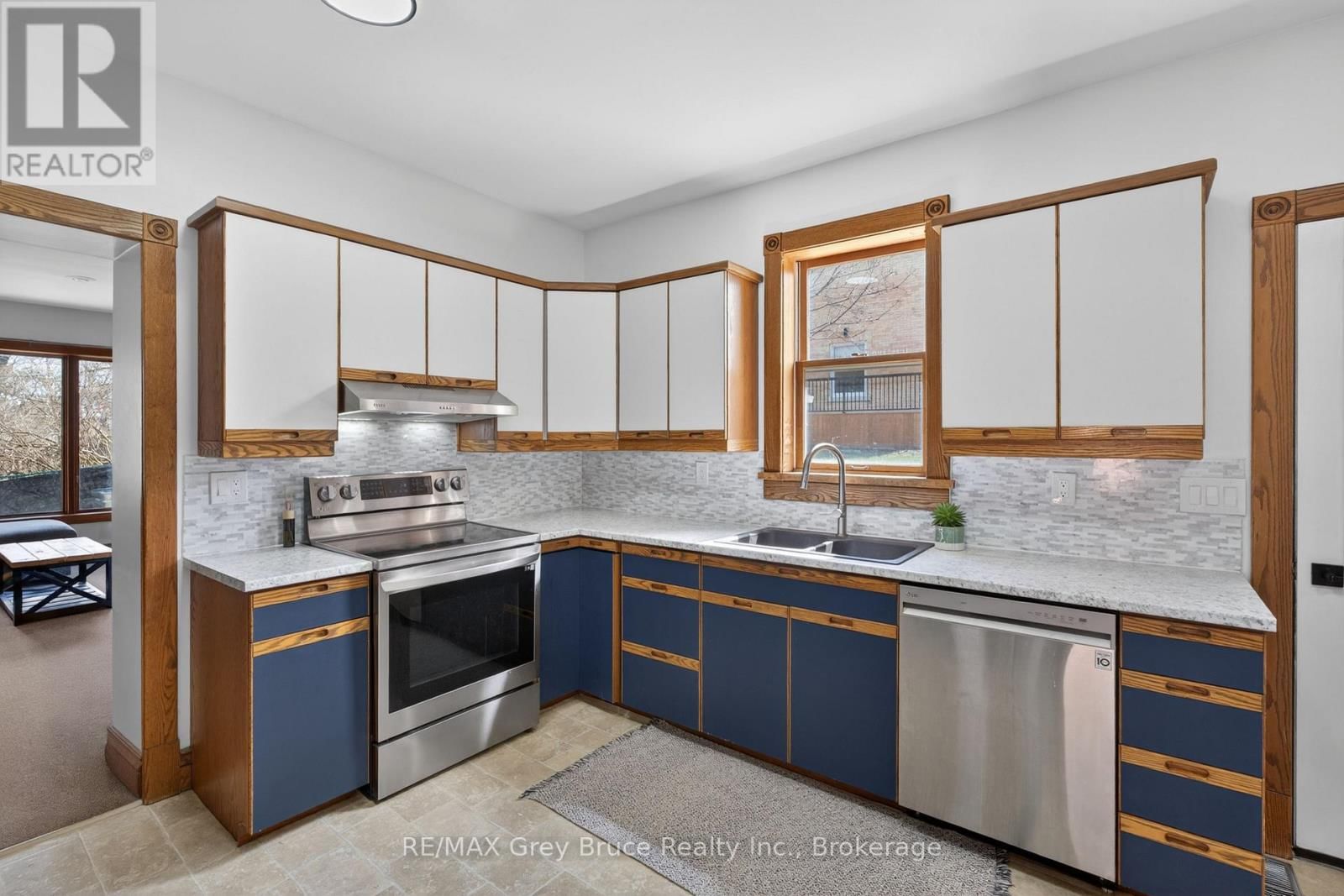 131 2ND AVENUE SOUTHWEST Image 46