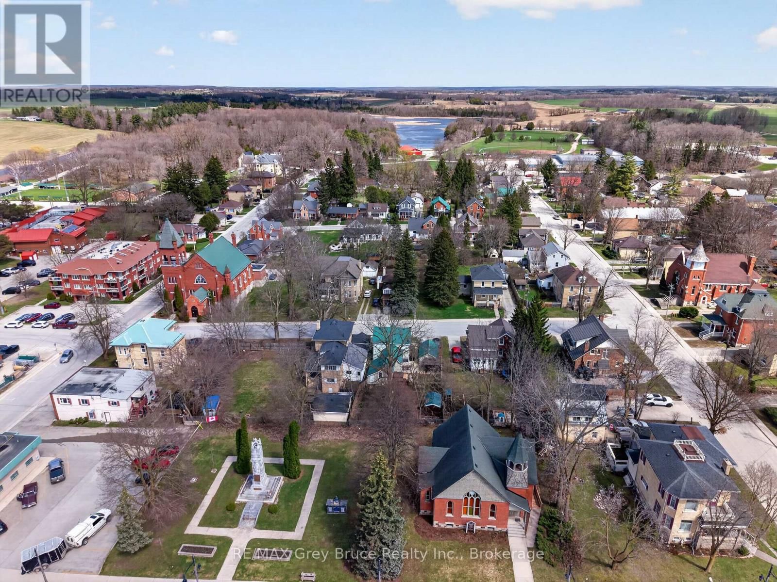 131 2ND AVENUE SOUTHWEST Image 48