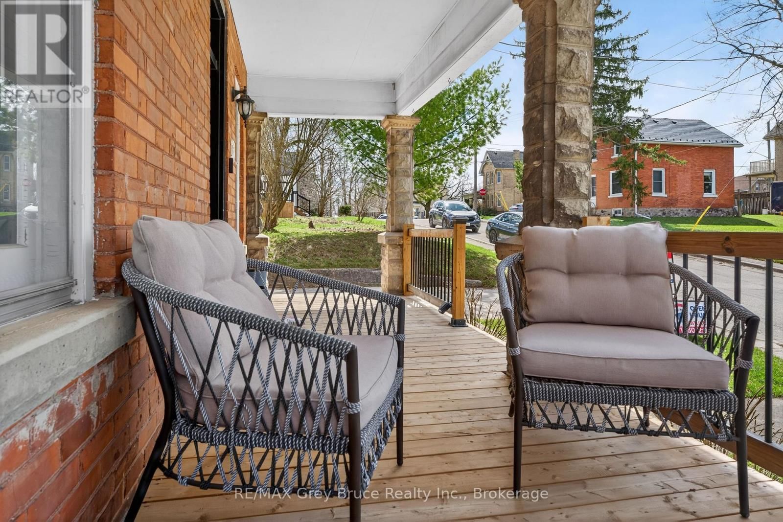 131 2ND AVENUE SOUTHWEST Image 5