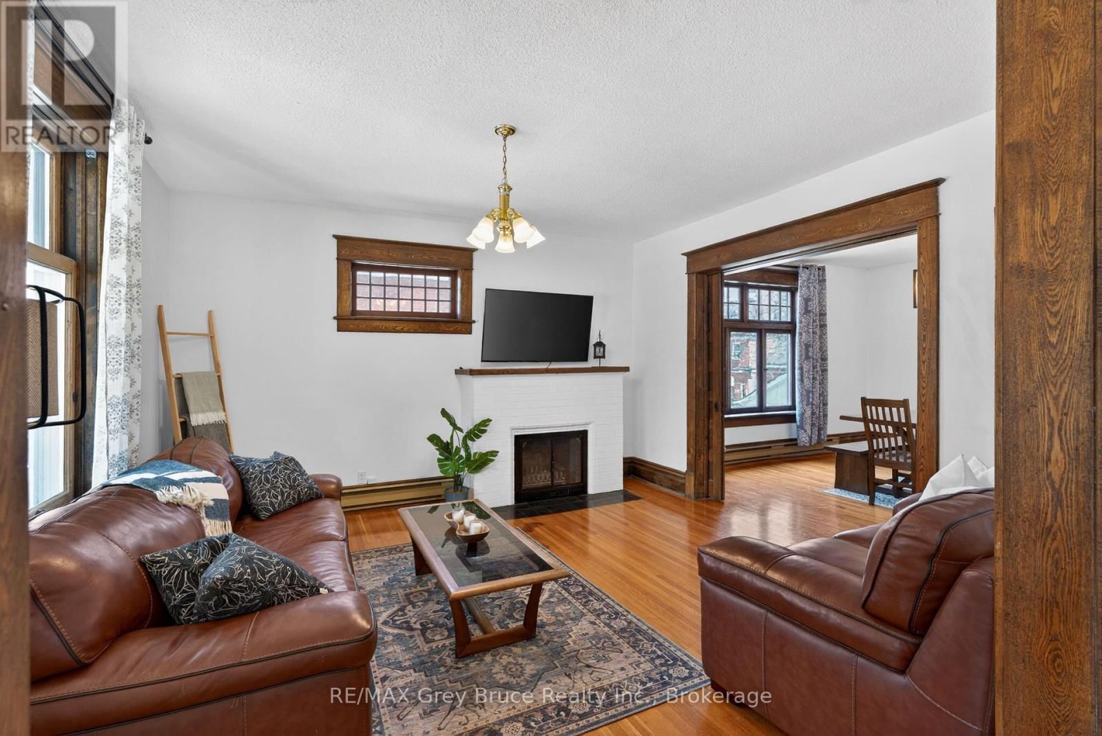 131 2ND AVENUE SOUTHWEST Image 8