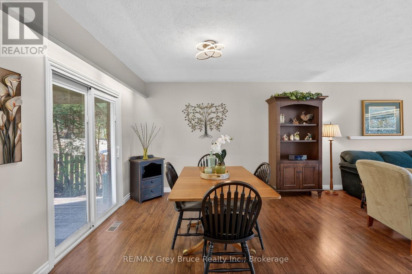 331 8TH AVENUE EAST Image 14