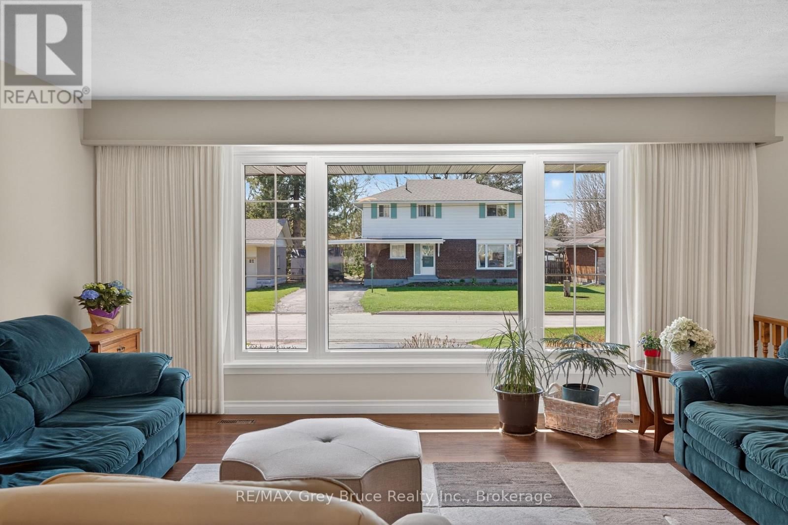 331 8TH AVENUE EAST Image 17