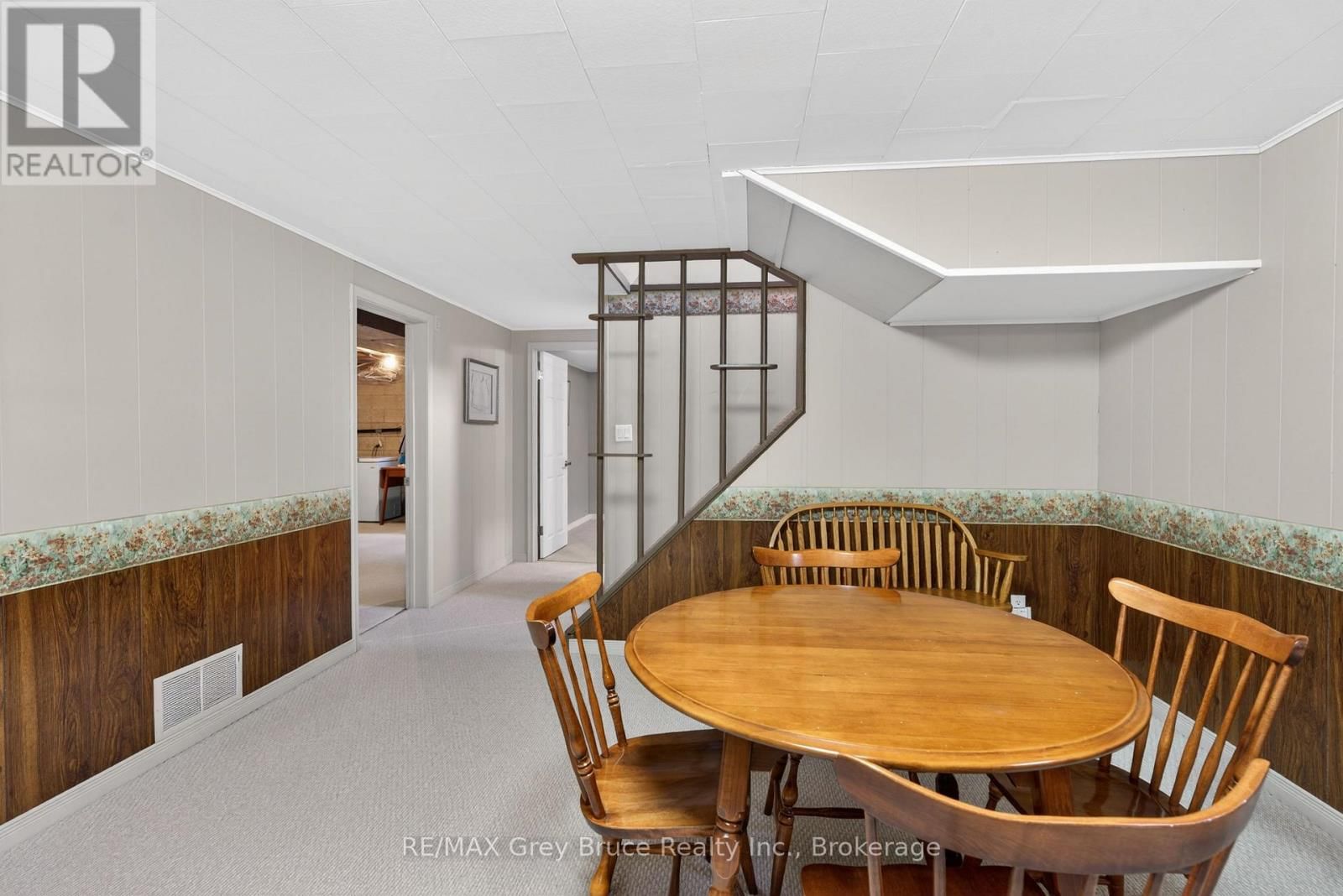 331 8TH AVENUE EAST Image 36