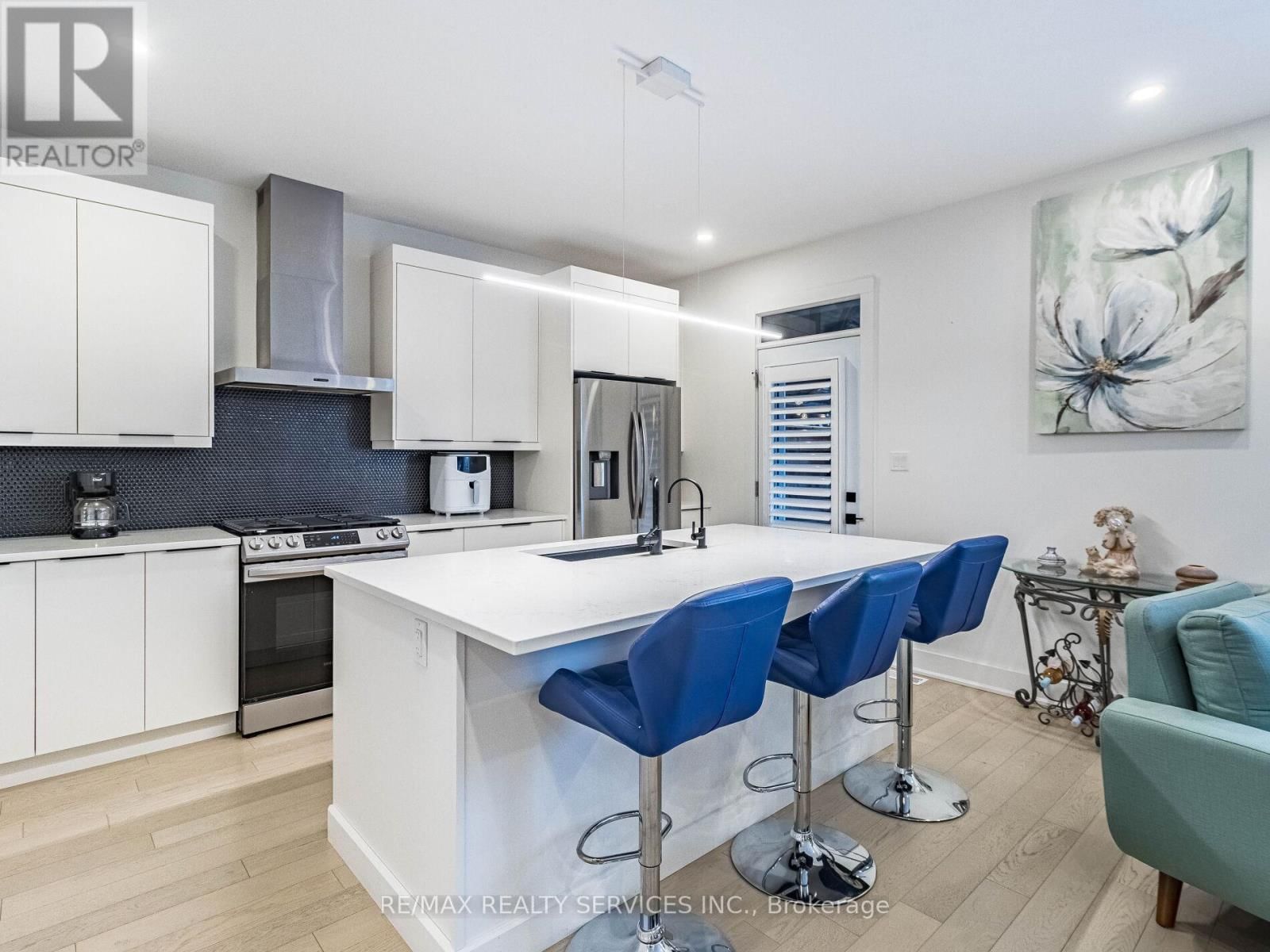 18 PRINCETON COMMON STREET Image 13