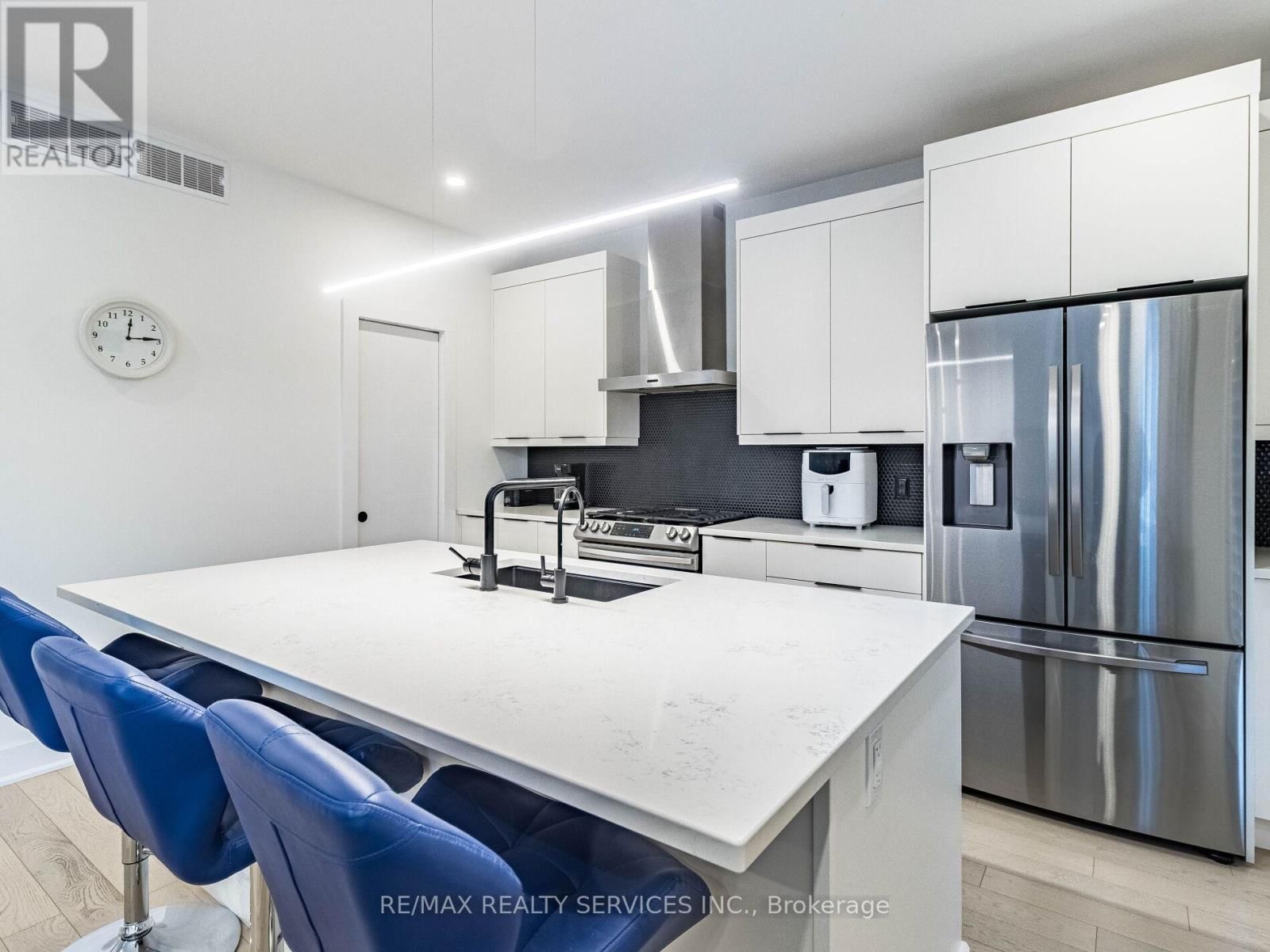 18 PRINCETON COMMON STREET Image 14