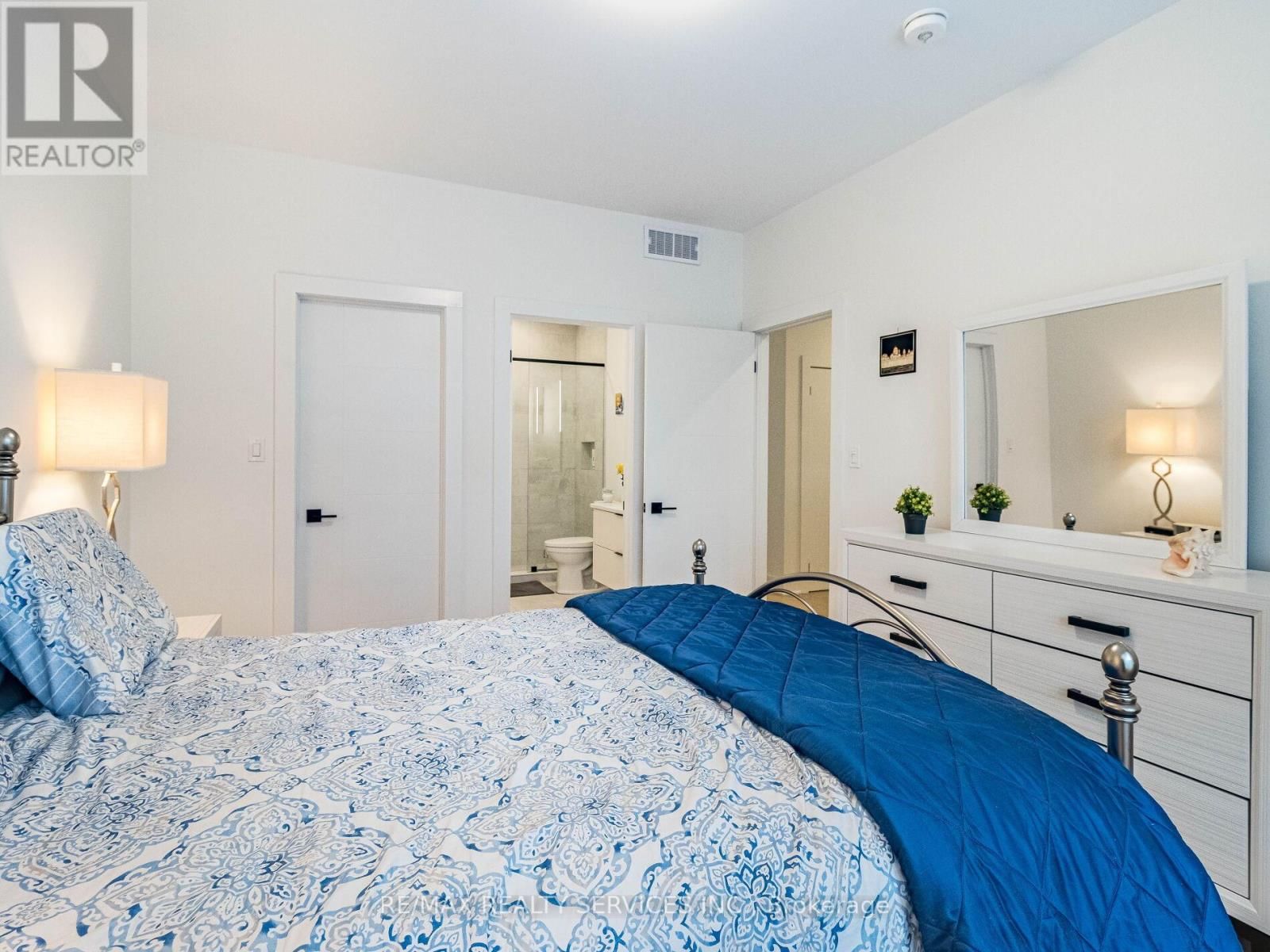 18 PRINCETON COMMON STREET Image 18