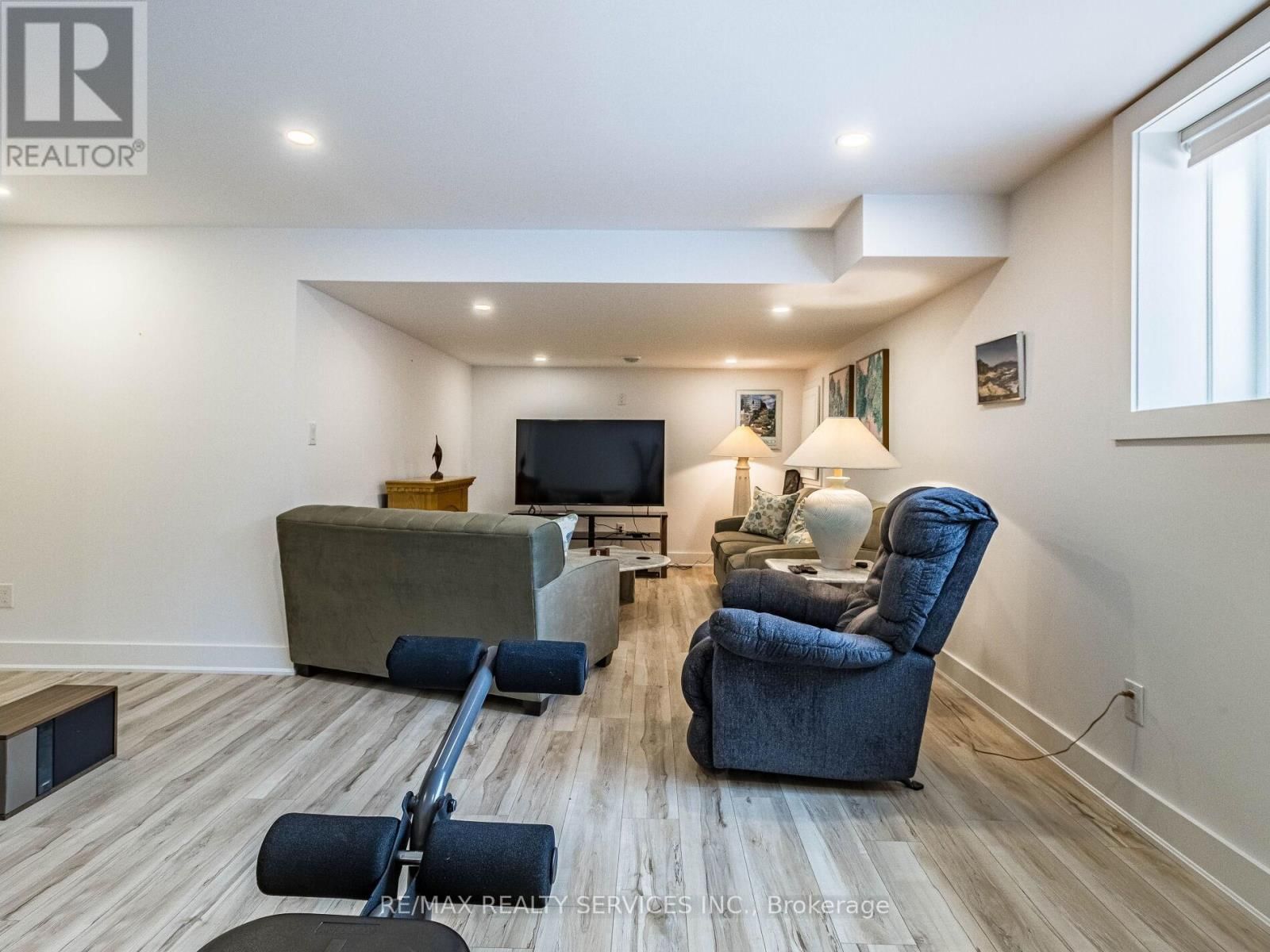 18 PRINCETON COMMON STREET Image 24