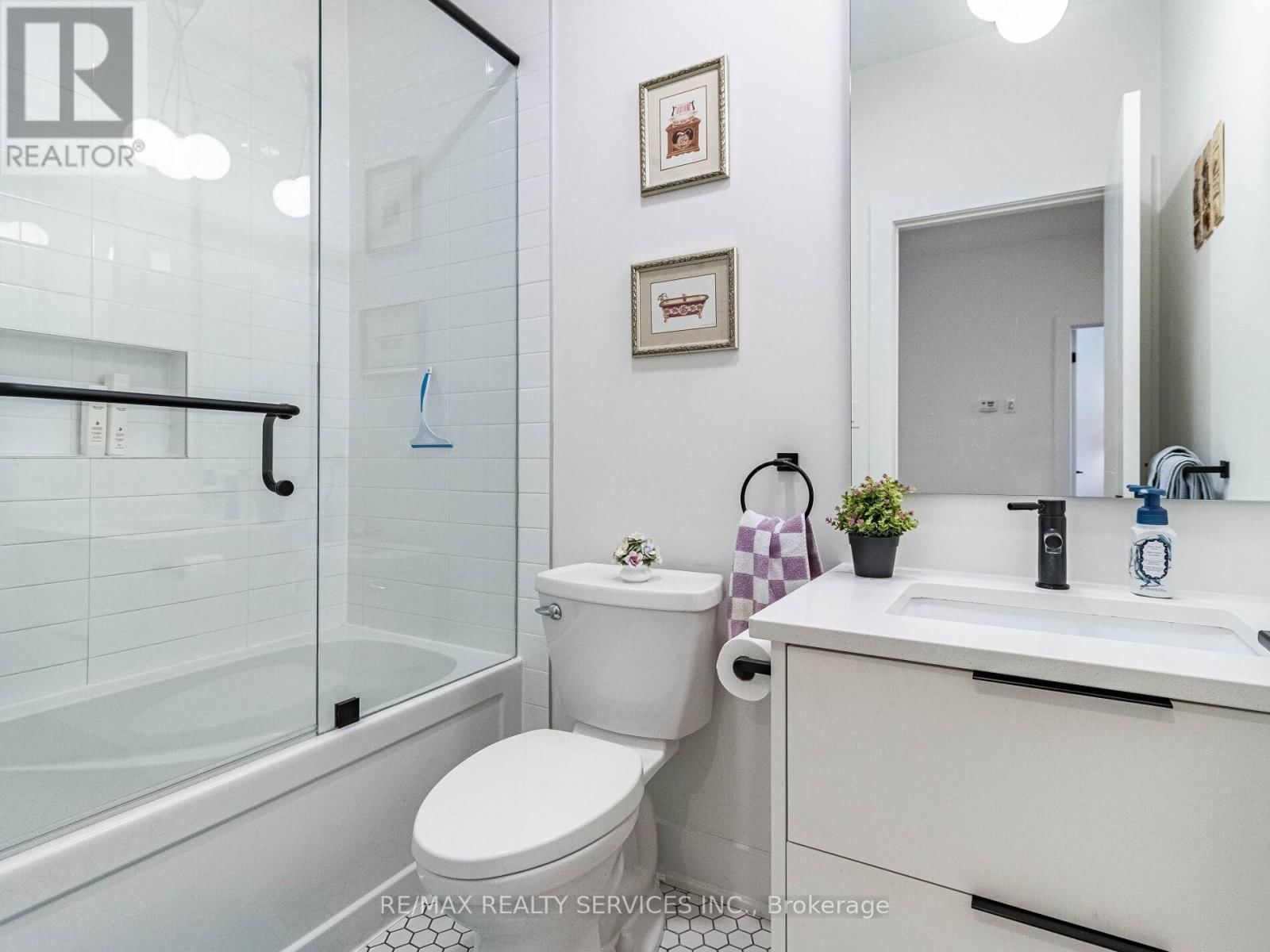 18 PRINCETON COMMON STREET Image 9