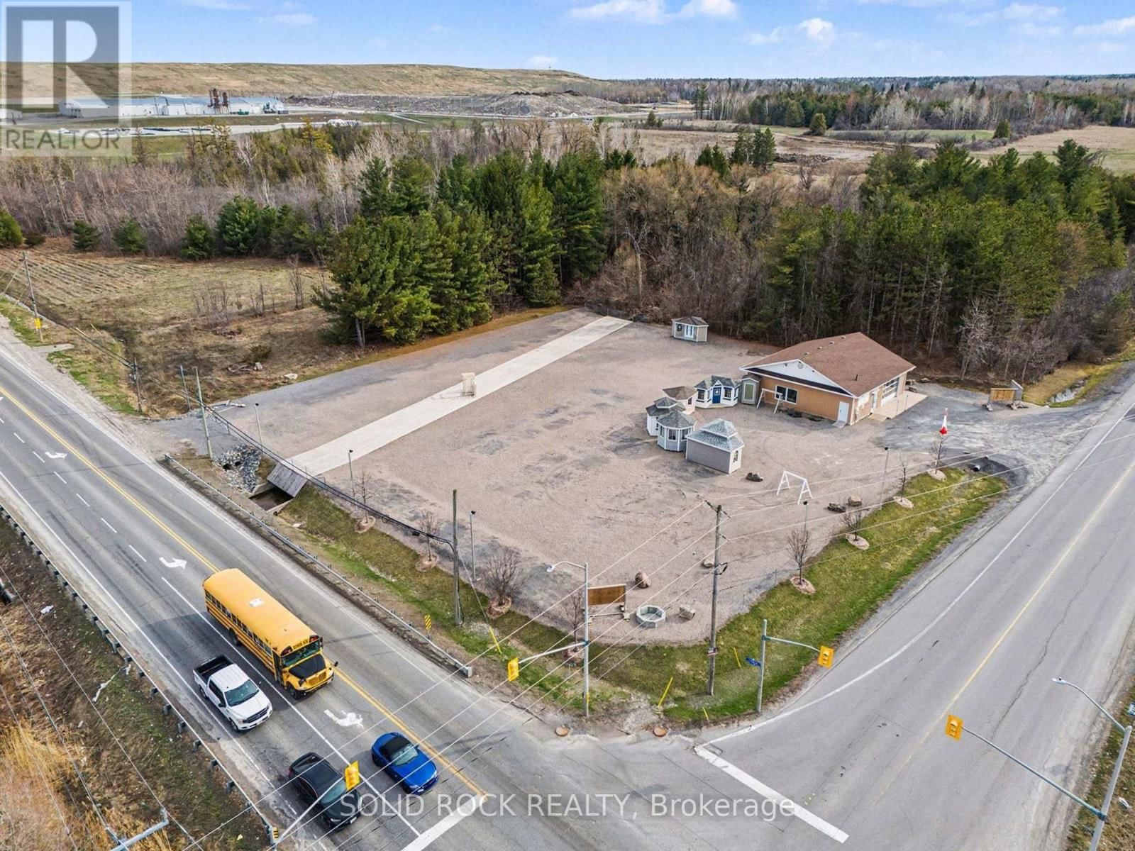 2491 CARP ROAD Image 10