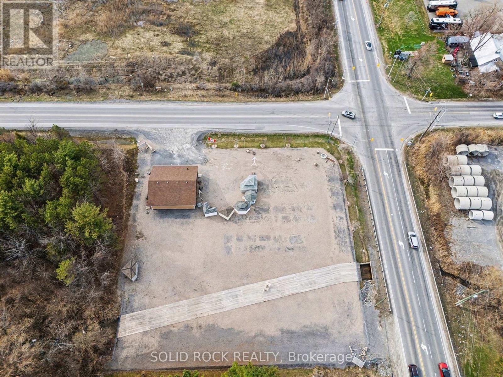 2491 CARP ROAD Image 17