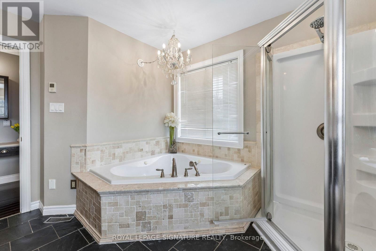 16 HILLTOP CRESCENT Image 17