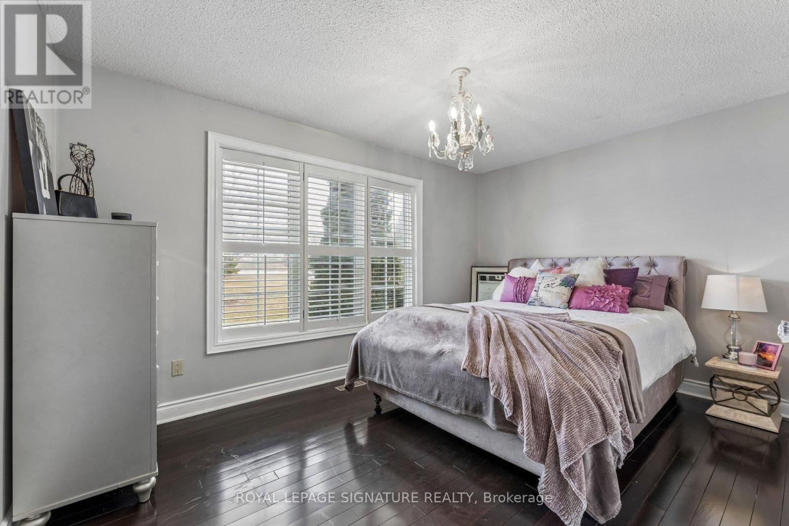 16 HILLTOP CRESCENT Image 19