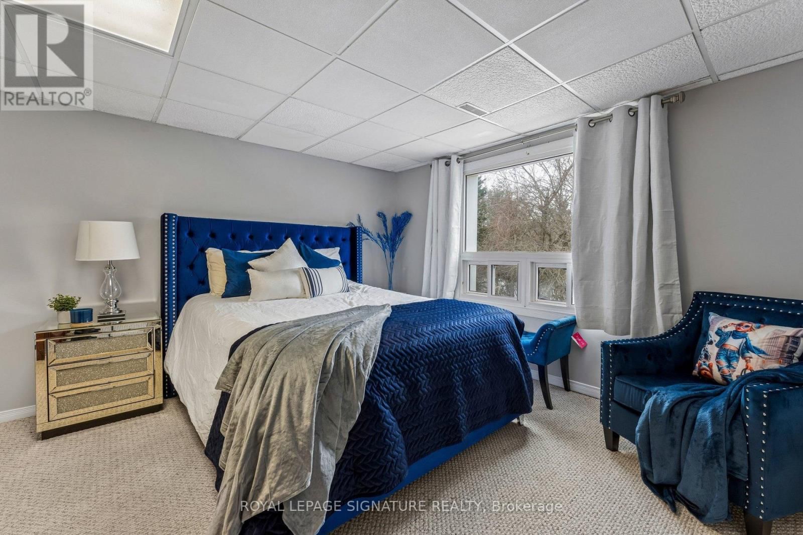 16 HILLTOP CRESCENT Image 22