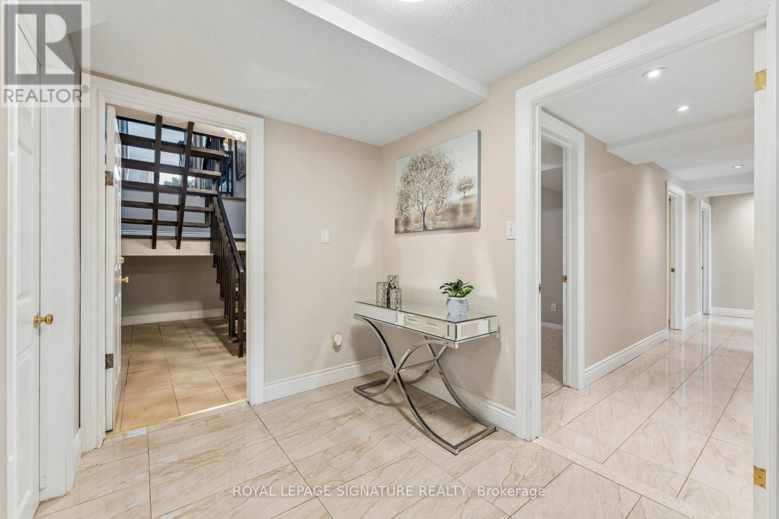 16 HILLTOP CRESCENT Image 27