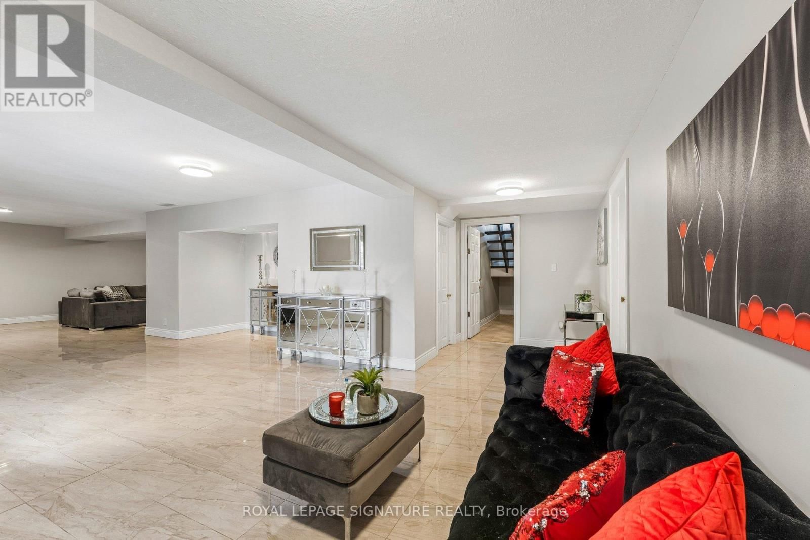 16 HILLTOP CRESCENT Image 29