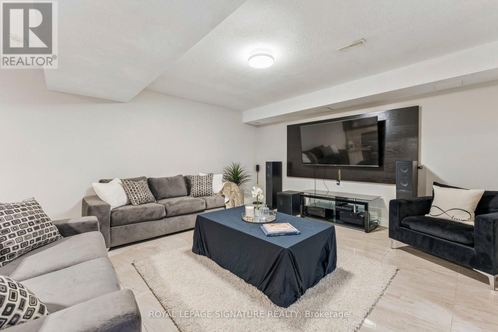 16 HILLTOP CRESCENT Image 33