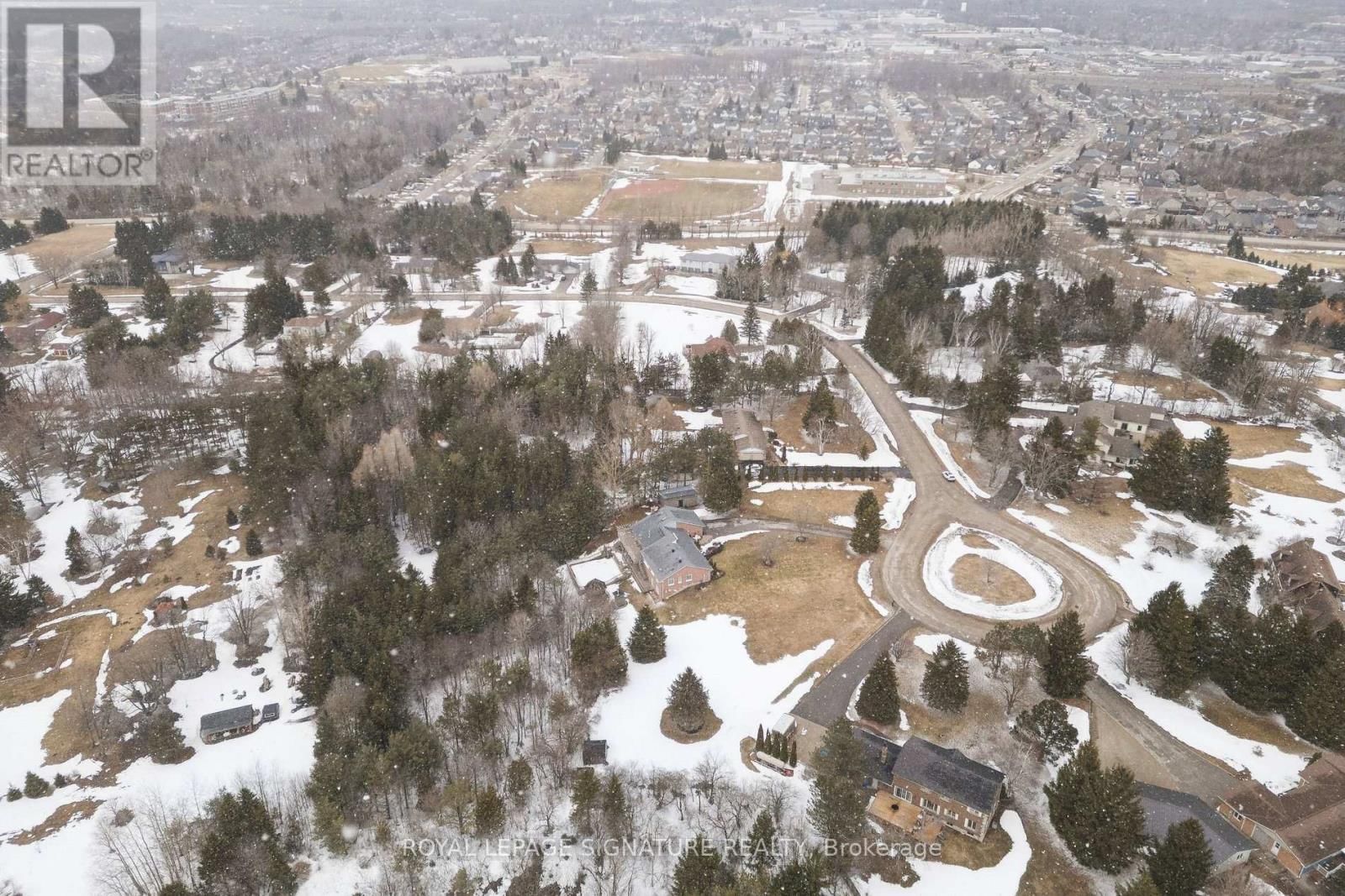 16 HILLTOP CRESCENT Image 44