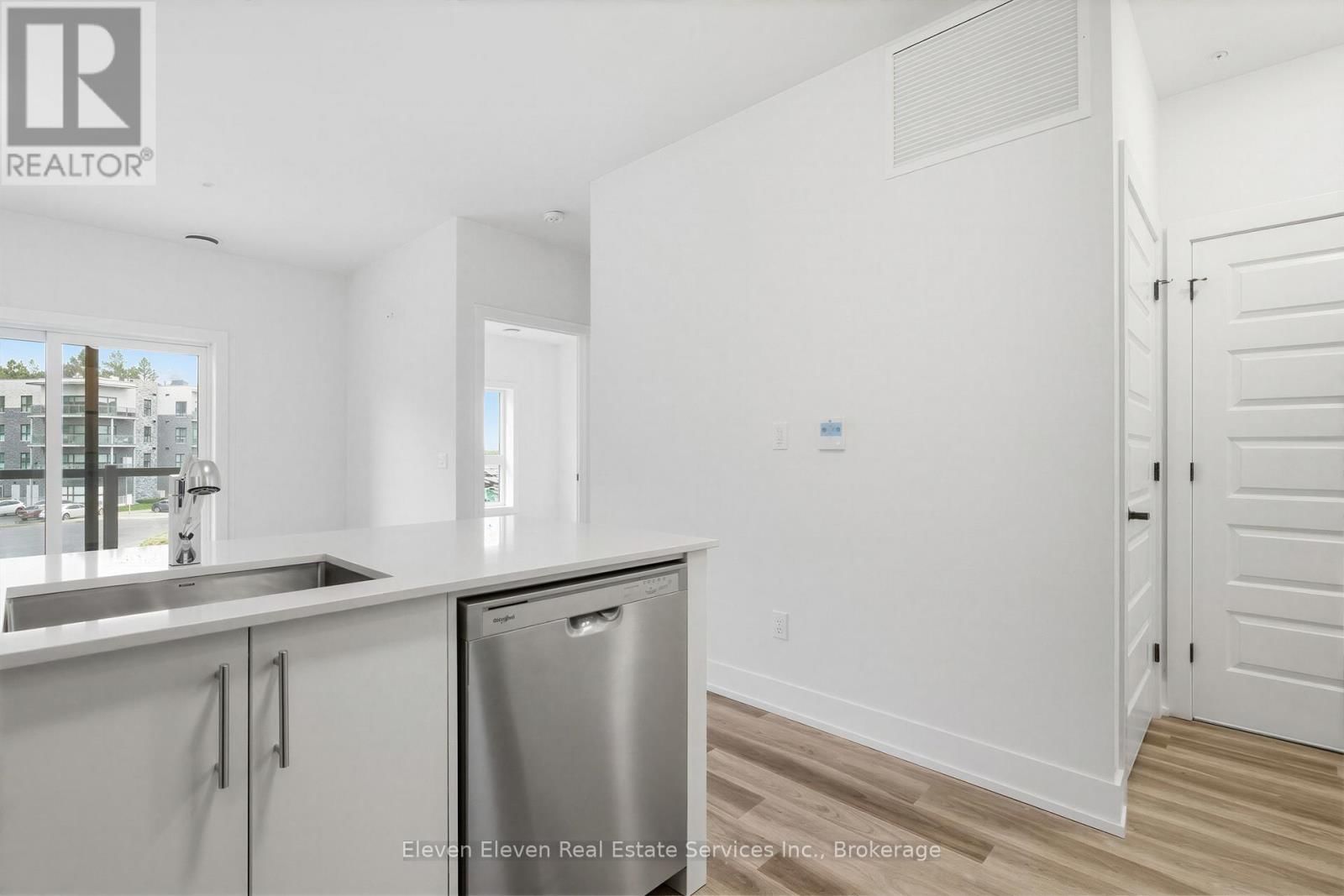 317 - 1100 LACKNER PLACE Image 14