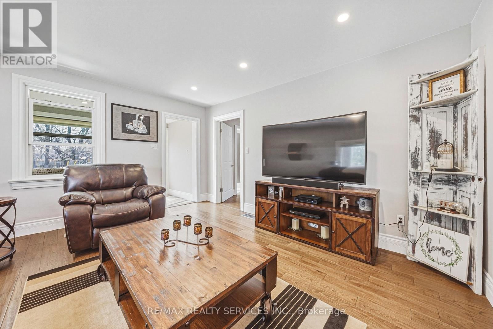 120 DIVISION STREET Image 10