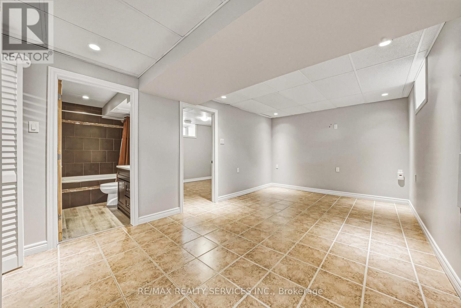 120 DIVISION STREET Image 26