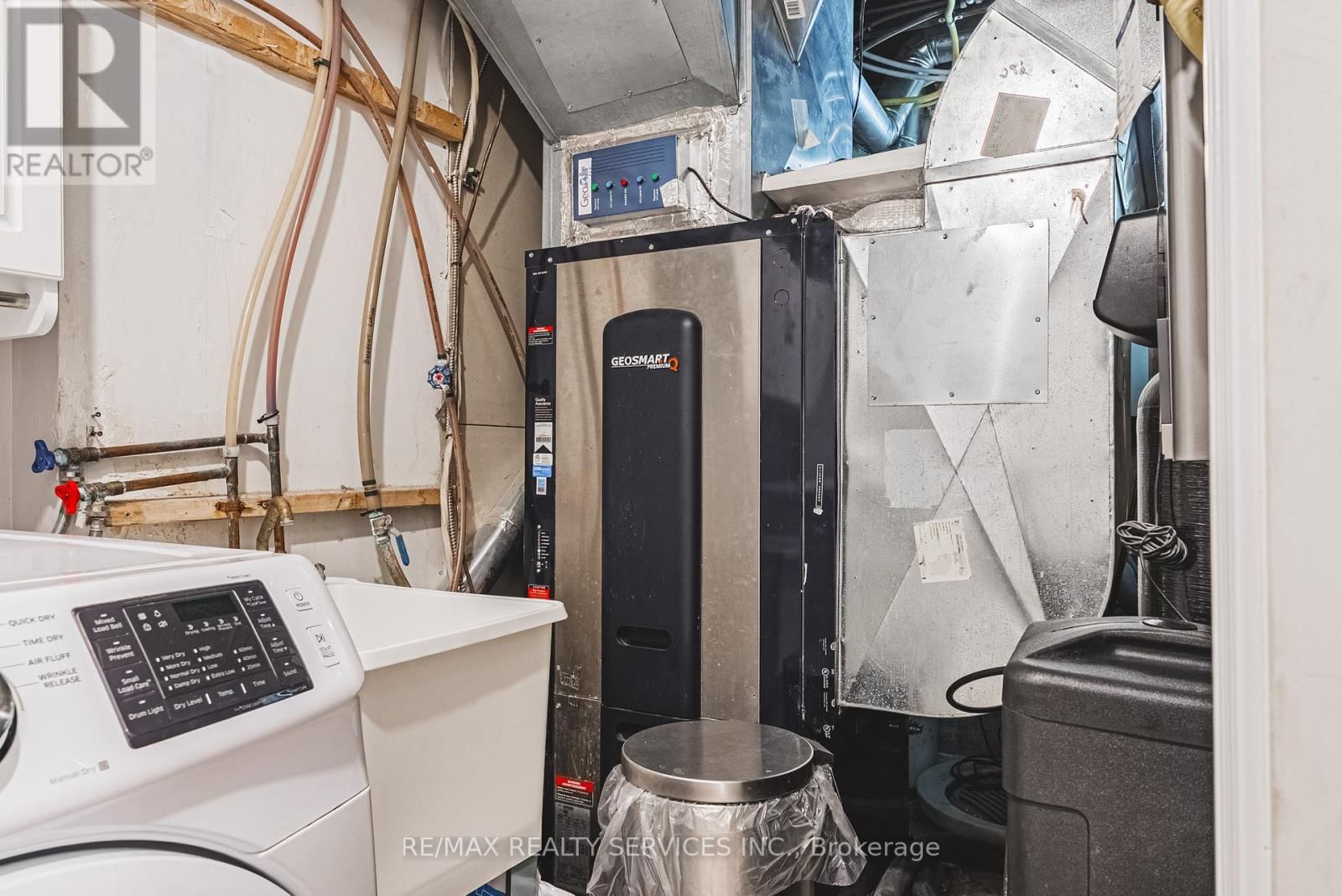 120 DIVISION STREET Image 32