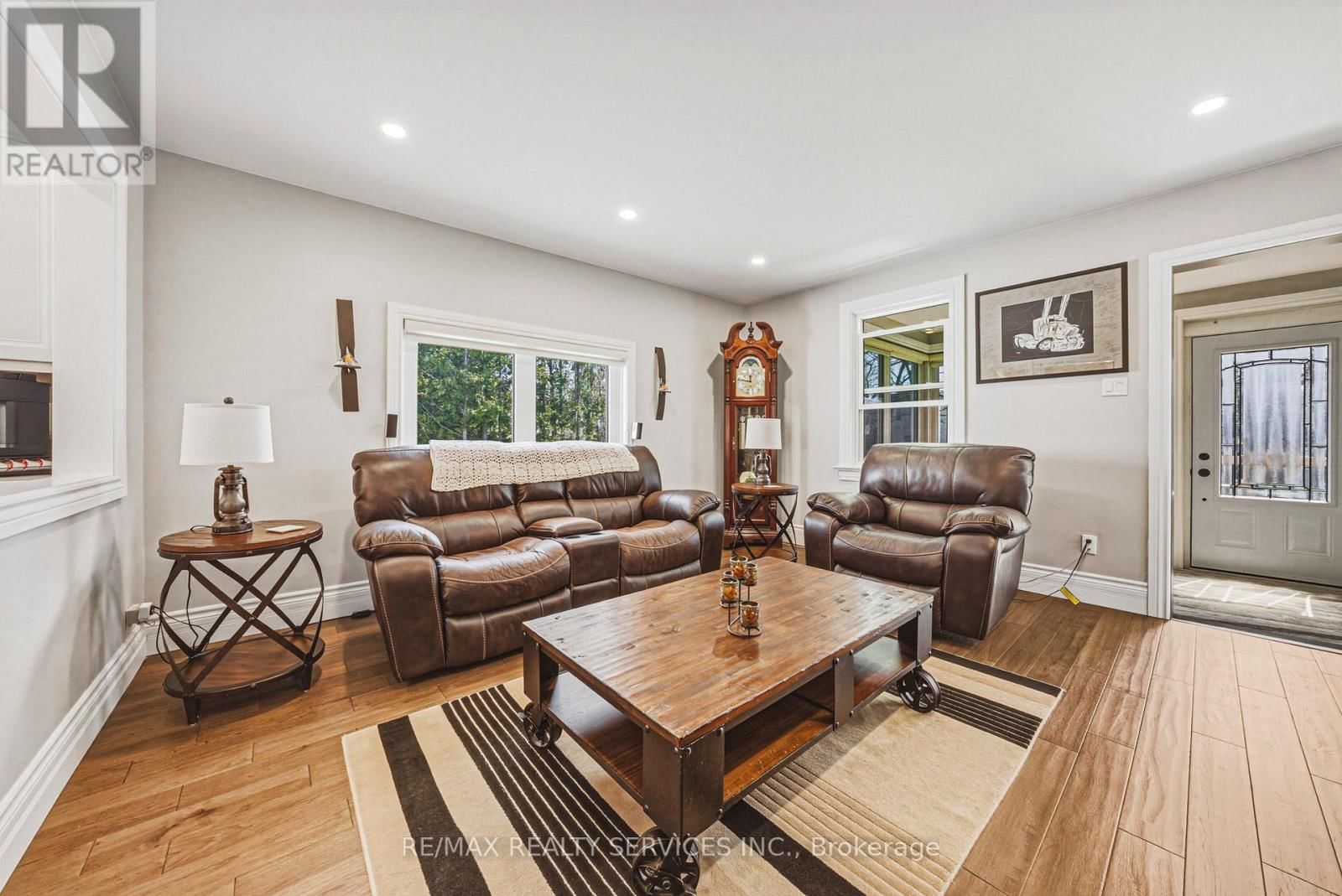 120 DIVISION STREET Image 9