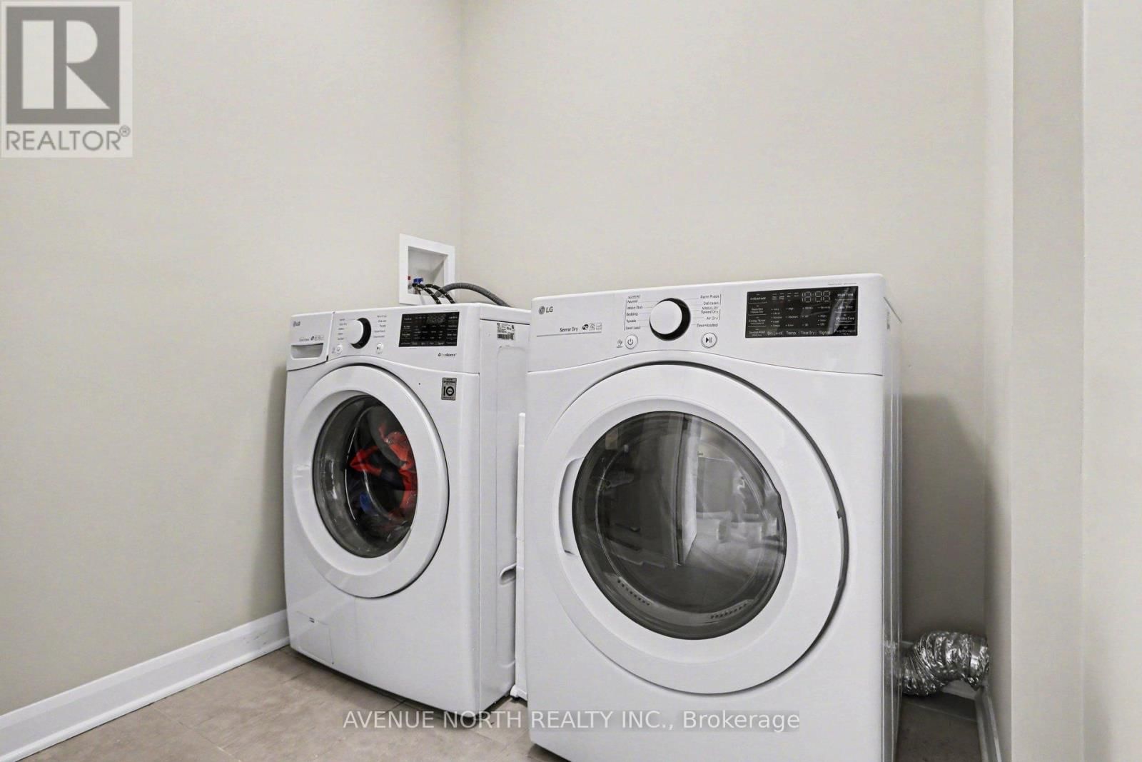 159 BENDING WAY Image 15