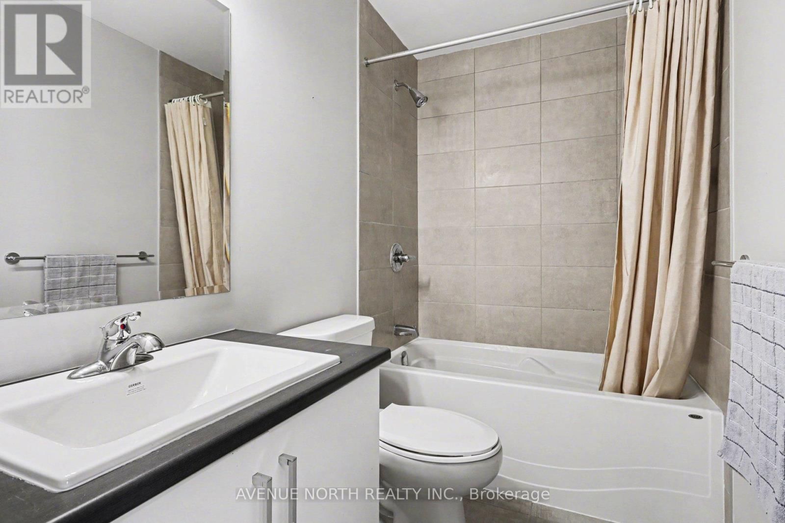 159 BENDING WAY Image 16