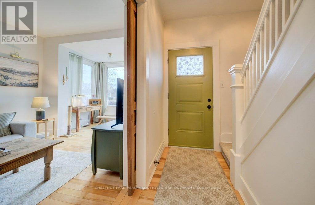 8 SPRING STREET EAST Image 13