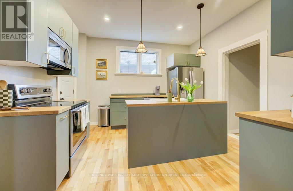 8 SPRING STREET EAST Image 15