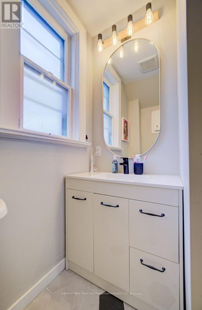 8 SPRING STREET EAST Image 28