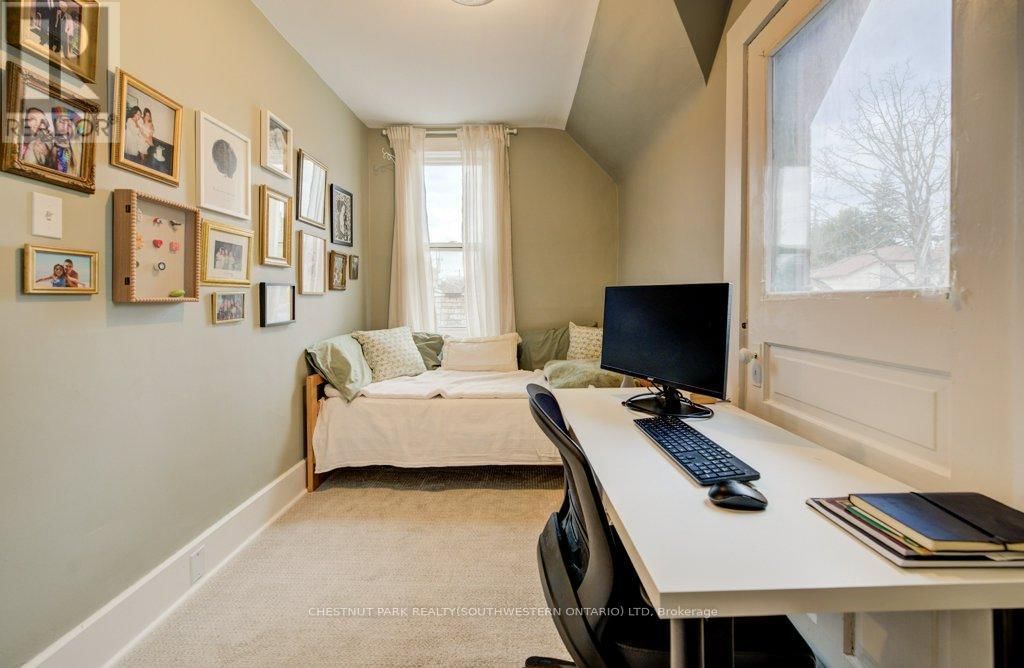 8 SPRING STREET EAST Image 30