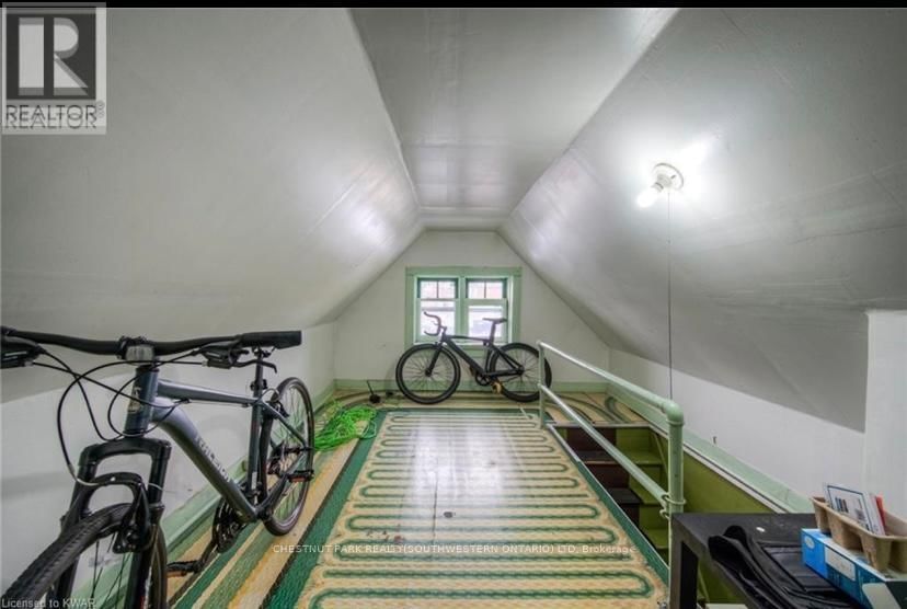 8 SPRING STREET EAST Image 31