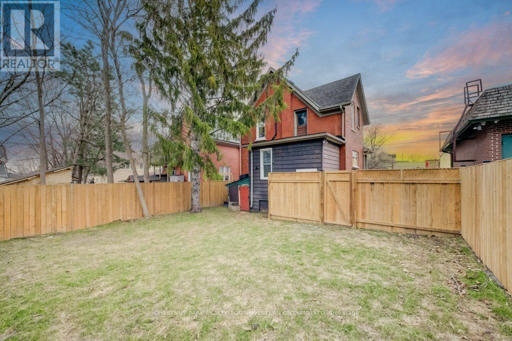 8 SPRING STREET EAST Image 47