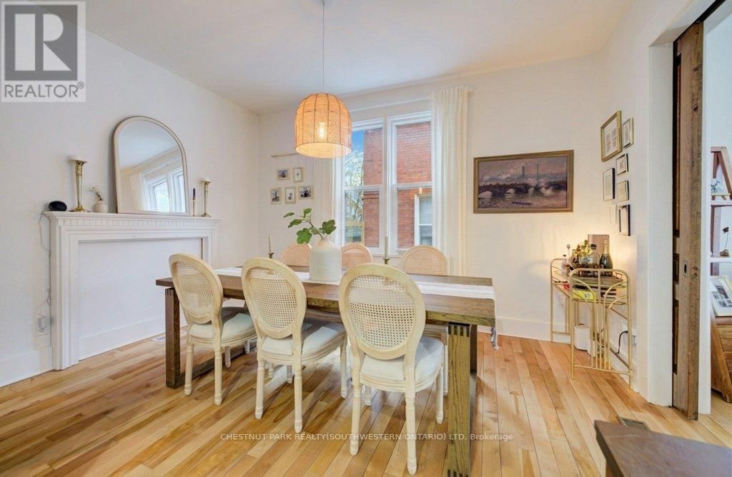 8 SPRING STREET EAST Image 7