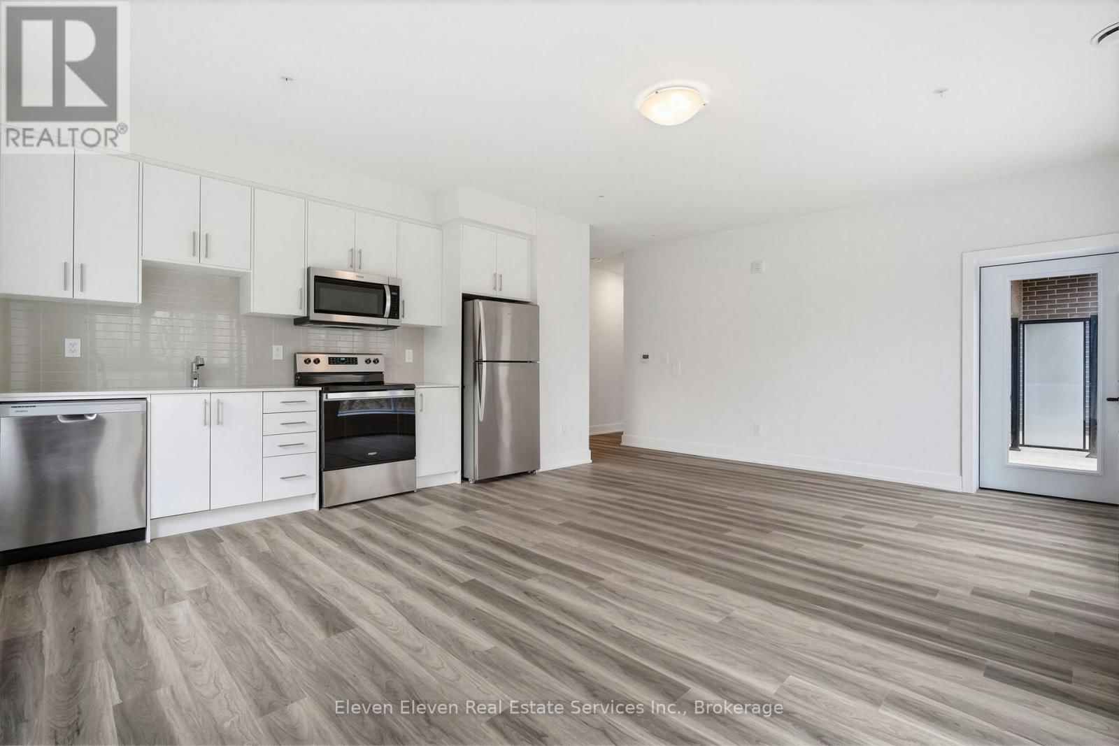 301 - 1100 LACKNER PLACE Image 11