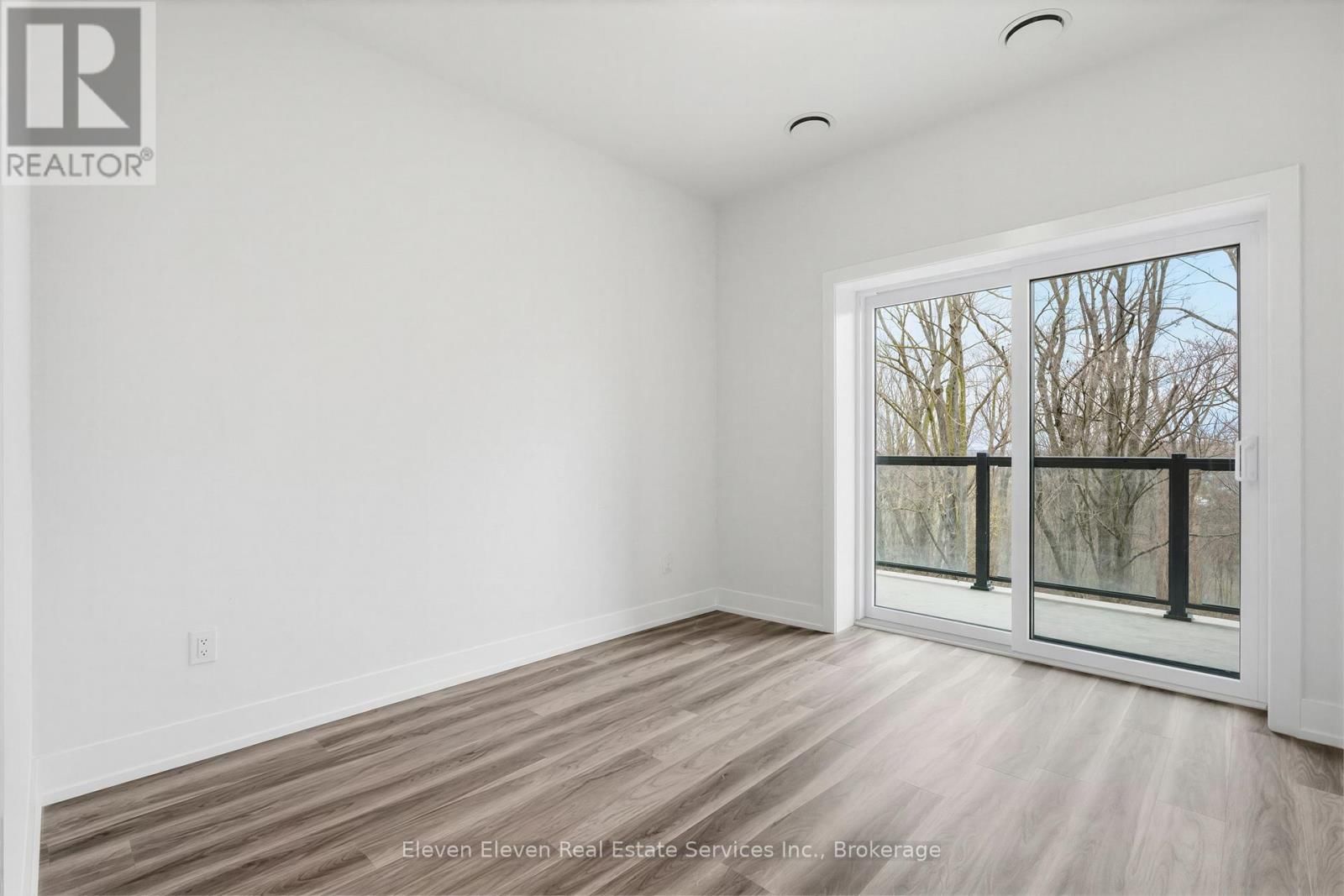 301 - 1100 LACKNER PLACE Image 15