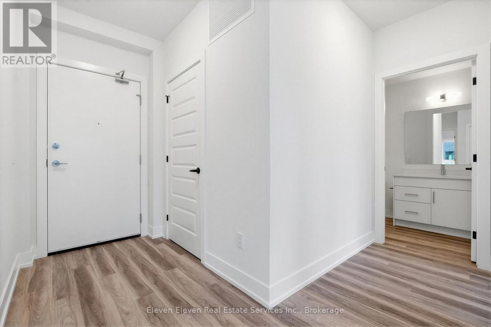 301 - 1100 LACKNER PLACE Image 6