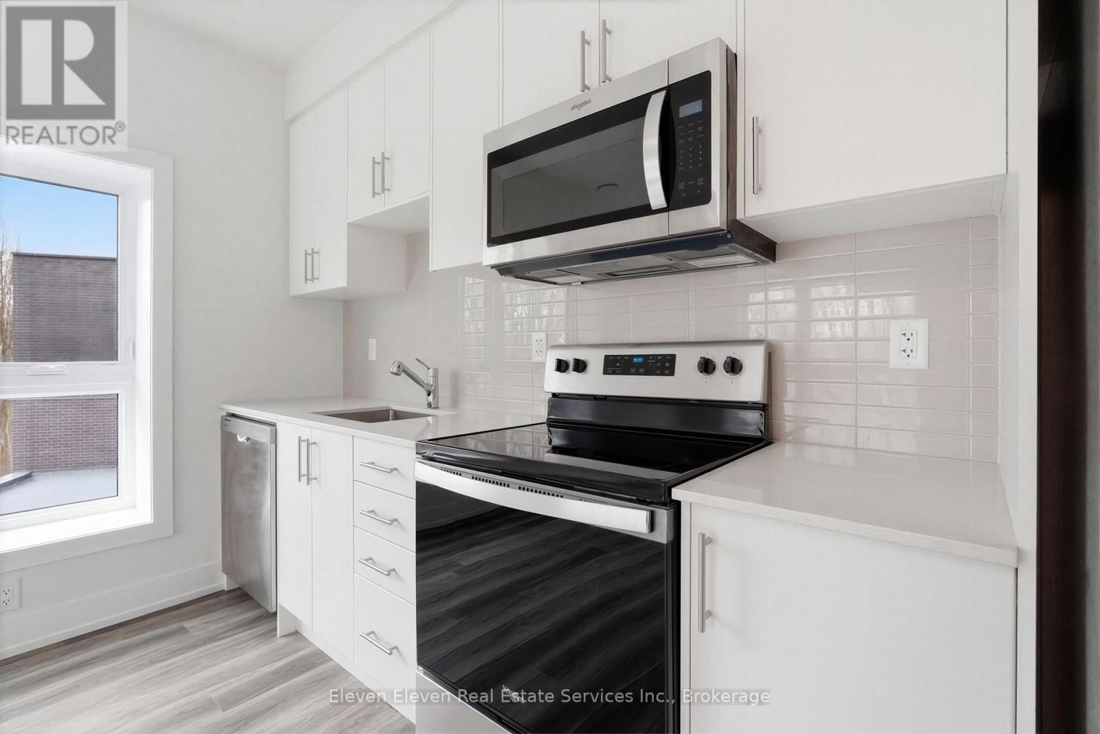 301 - 1100 LACKNER PLACE Image 9