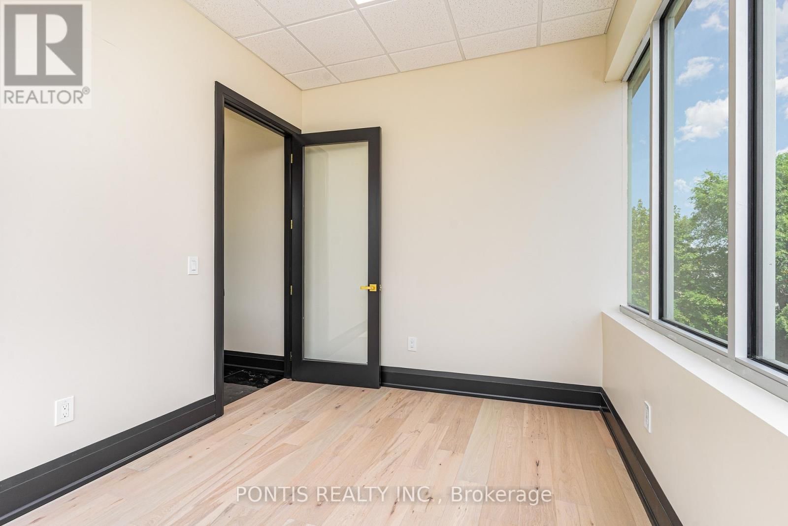 H211 - 460 HESPELER ROAD Image 23