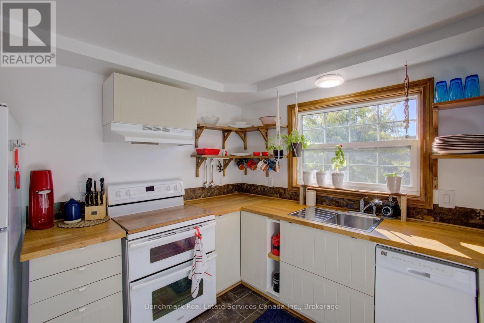 21 SOUTHVALE ROAD Image 20